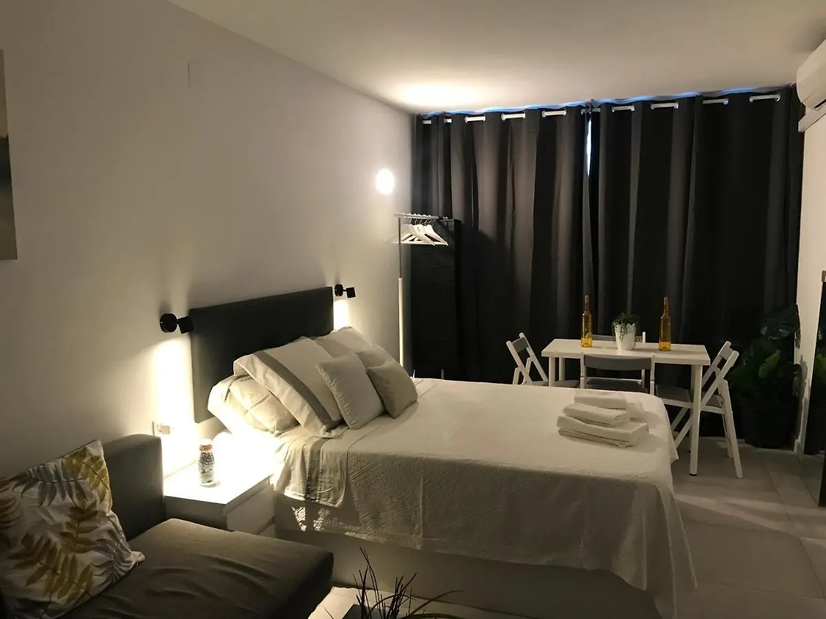 Apartamento En Playa La Carihuela Torremolinos Cascada Summer Appartamento