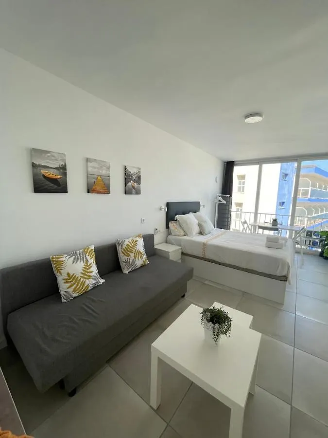 Apartamento En Playa La Carihuela Torremolinos Cascada Summer Appartamento