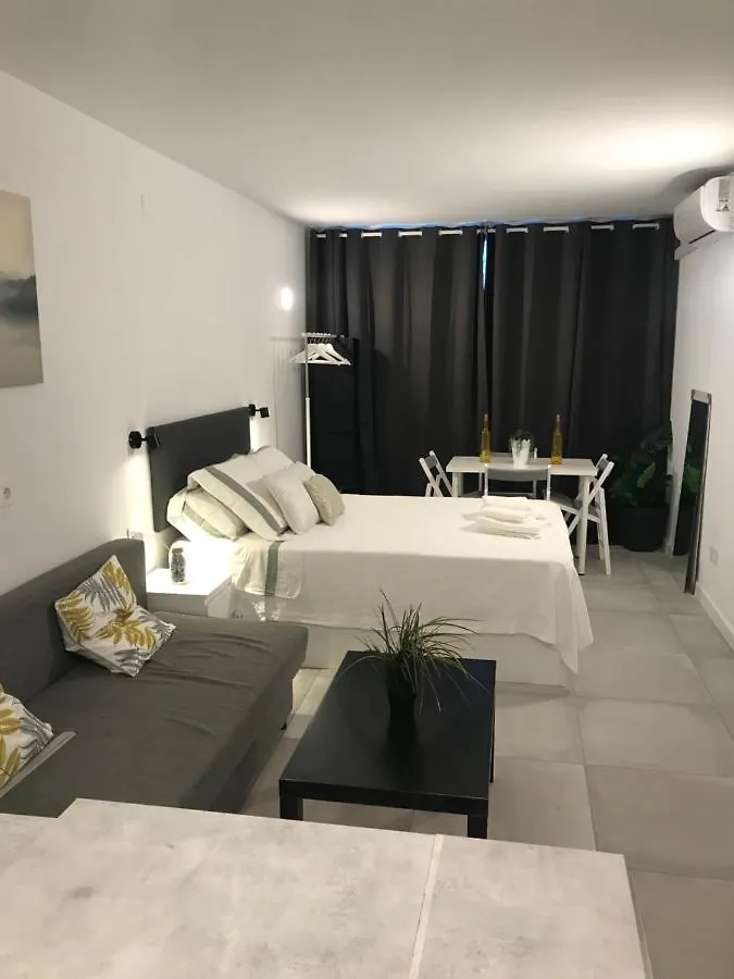 Apartamento En Playa La Carihuela Torremolinos Cascada Summer Apartment