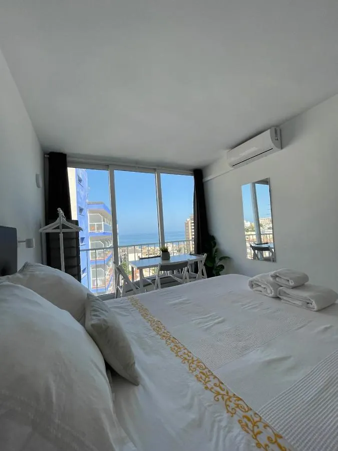 Apartamento En Playa La Carihuela Torremolinos Cascada Summer Apartment
